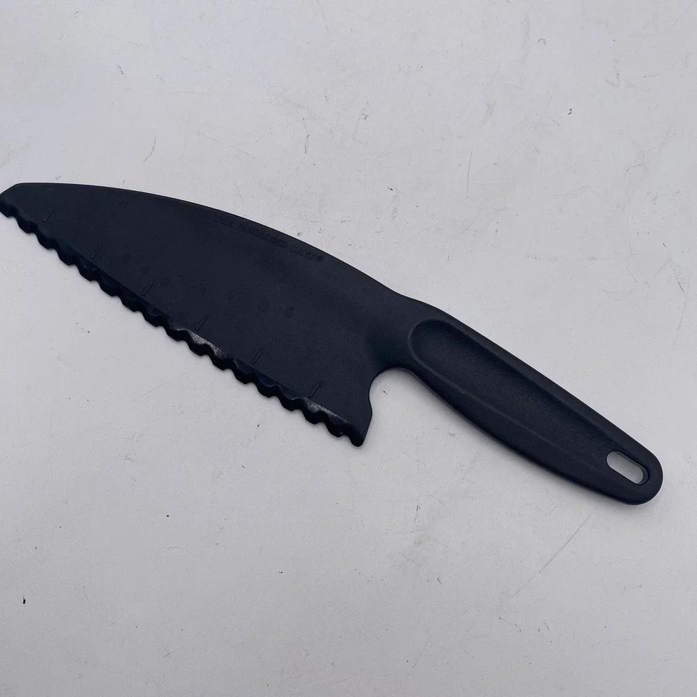 Pampered Chef Nylon Knife Brownie Cake Cutter Black Heat Resistant Nonstick Safe